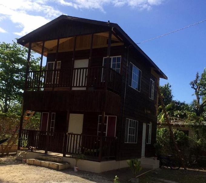 T&T - Tatty And Tony Guesthouse Negril Exterior photo